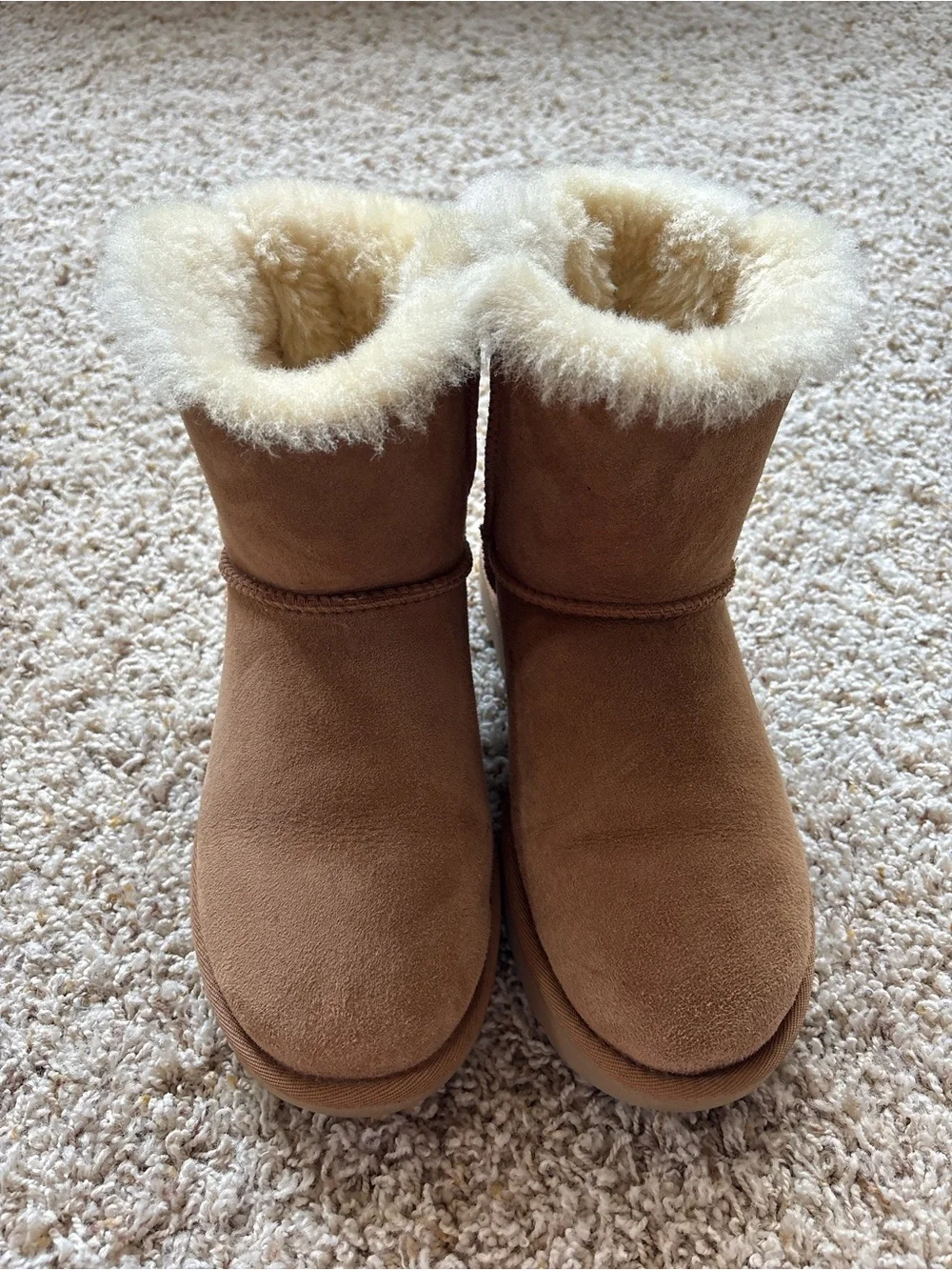 UGG Mini Bailey Bow II Sz 7 EUC